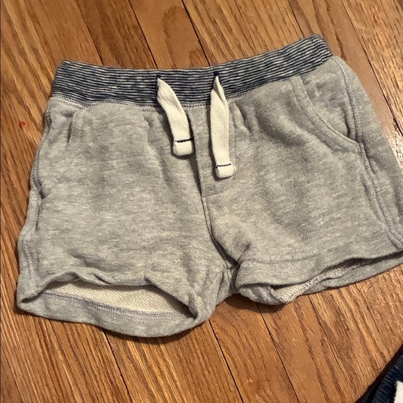 Assorted Kids Shorts and Tees Set - Picture 12 of 16